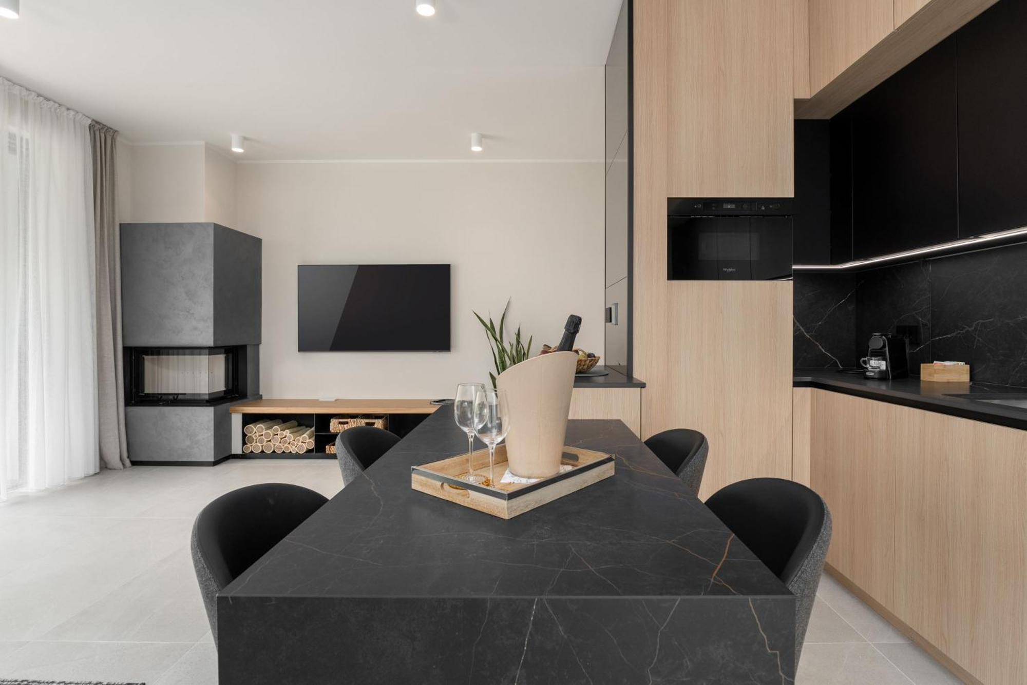 The Q Bliss - Your New 4-Star Hideaway With A Garage Ровинь Экстерьер фото