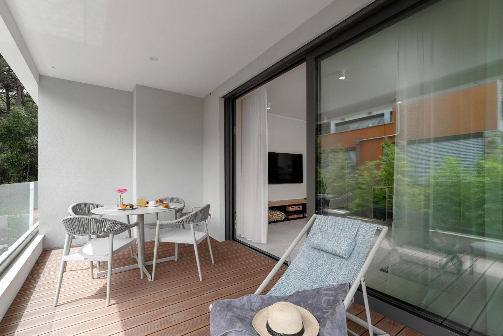 The Q Bliss - Your New 4-Star Hideaway With A Garage Ровинь Экстерьер фото