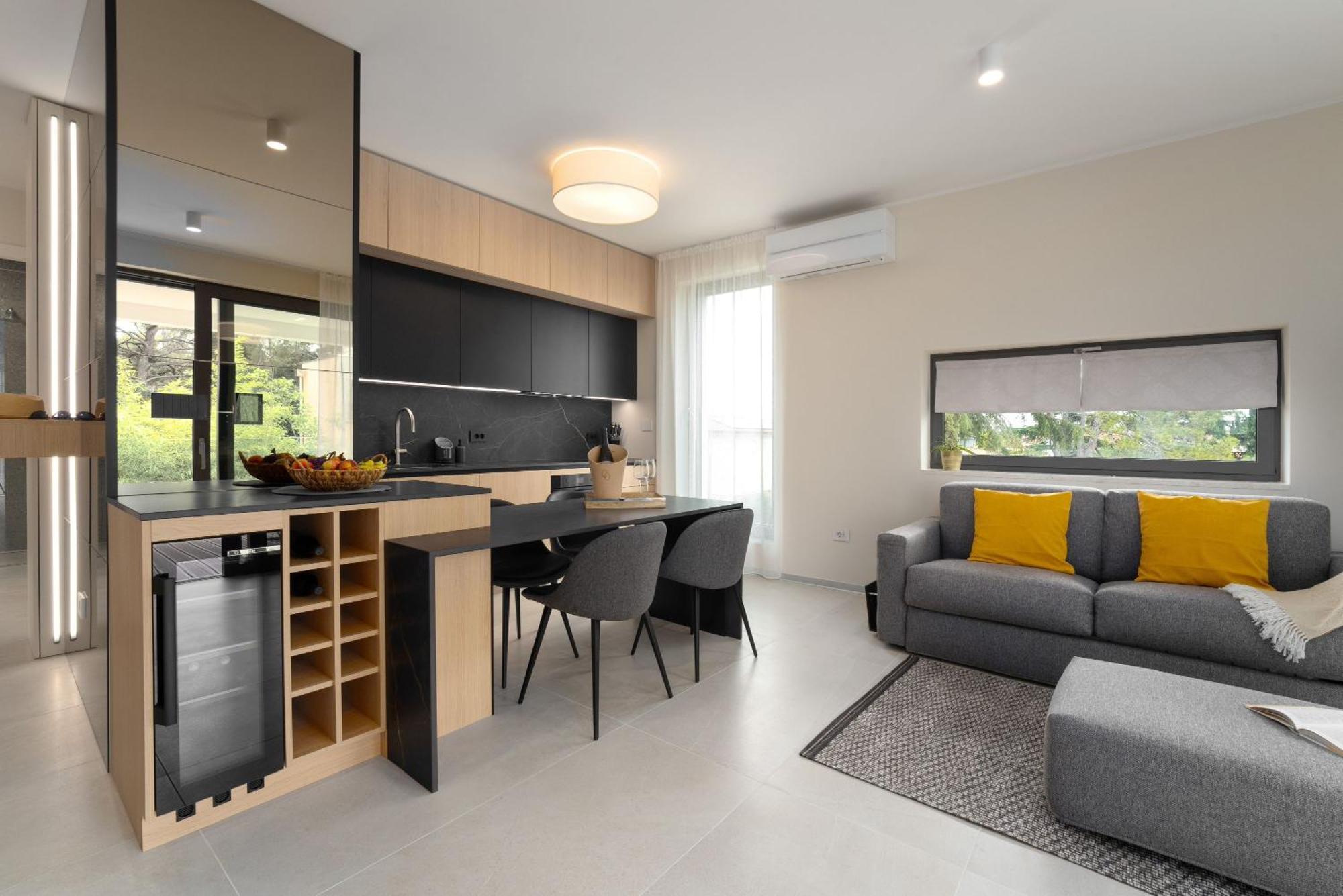 The Q Bliss - Your New 4-Star Hideaway With A Garage Ровинь Экстерьер фото