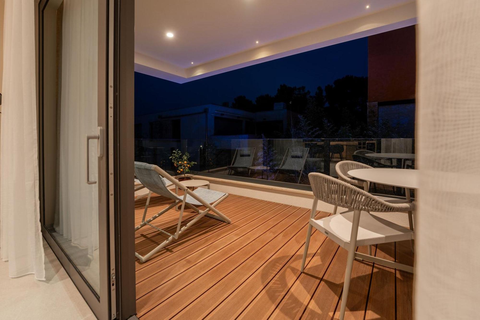 The Q Bliss - Your New 4-Star Hideaway With A Garage Ровинь Экстерьер фото